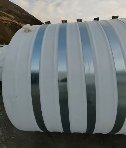 圆形康乐塑料桶批量交付案例：结构稳定，适配多行业液体储运需求